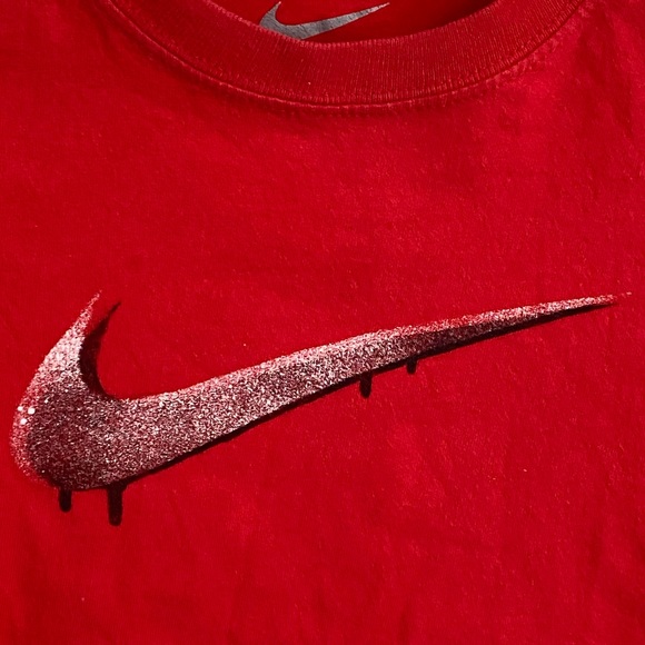Nike red tee shirt - Picture 2 of 4